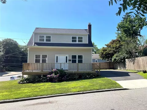 1 Frank Pl, Huntington, NY 11743