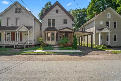 3 Mechanic St, Port Jervis, NY 12771