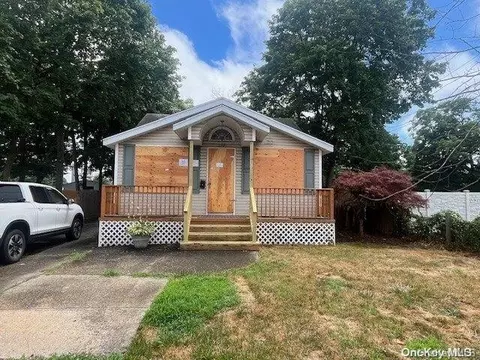 270 Islip Blvd, Islip Terrace, NY 11752