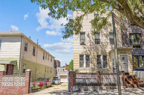 42-52 65th Pl, New York, NY 11377