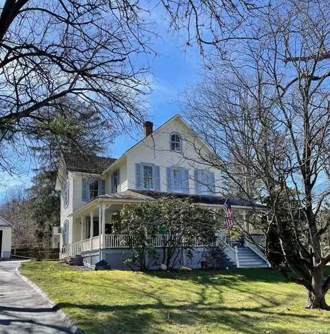 708 Main St, Port Jefferson, NY 11777