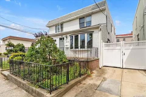 200-03 34th Ave, New York, NY 11361