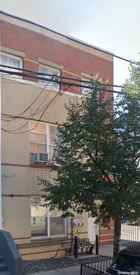 364 E 160th St, New York, NY 10451