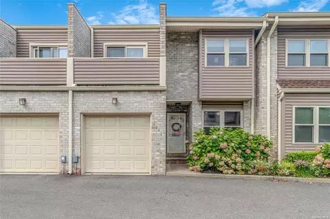 2842 Nicole Ct #40, Oceanside, NY 11572