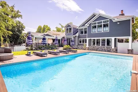 34 Piper Dr, North Hempstead, NY 11507