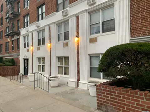 175-45 88 Ave #5H, New York, NY 11432