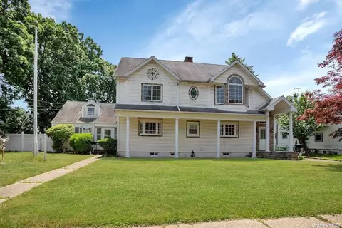 106 Fairview Ave, Oceanside, NY 11572