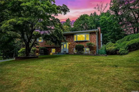 22 Thomsen Dr, Ramapo, NY 10952
