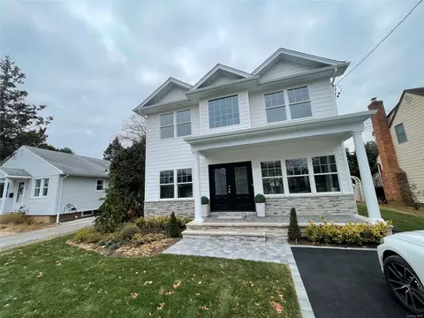 15 Dawes Ave, Syosset, NY 11791