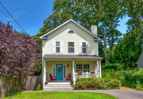 101 Washington Ave, Port Jefferson, NY 11777