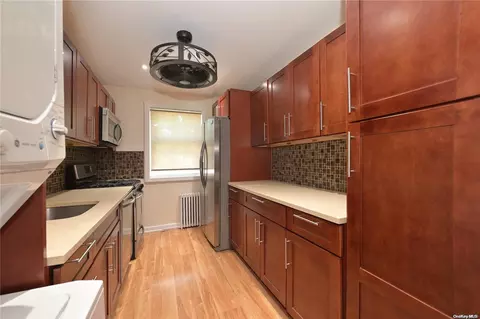 68-09 Springfield Blvd #B, Oakland Gardens, NY 11364