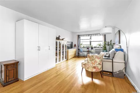 94-30 59th Ave #4B, Elmhurst, NY 11373