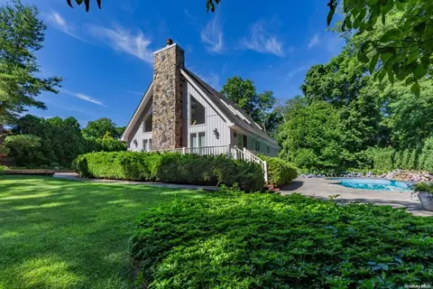 149 Long View Dr, Wading River, NY 11792