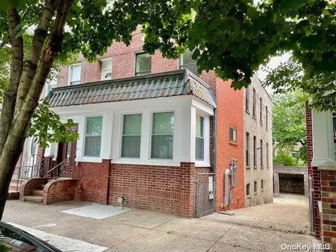 32-73 45th St, New York, NY 11103