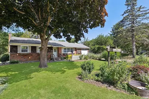155 Seawood Dr, Southold, NY 11971