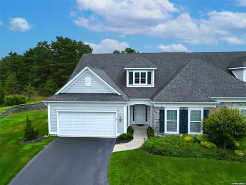 73 Samantha Cir #73, Westhampton, NY 11977