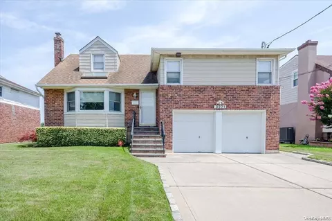 3271 Judith Ln, Oceanside, NY 11572