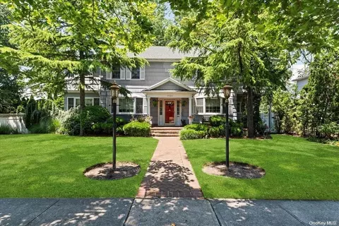 1504 Hewlett Ave, Hewlett, NY 11557