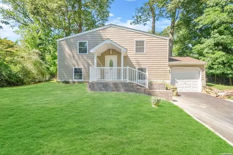 1 Sophomore Ln, Stony Brook, NY 11790