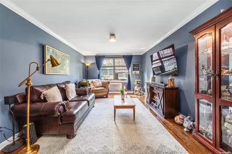 212-12 73rd Ave #1C, Oakland Gardens, NY 11364