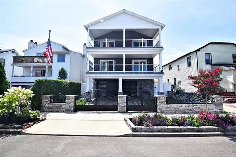 46 E Fulton St, Long Beach, NY 11561