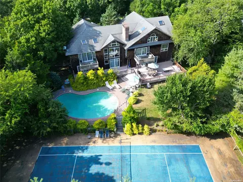 28 Club Ln, Southampton, NY 11960