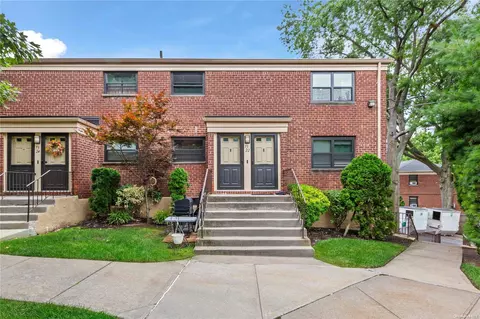 73-22 Springfield Blvd #2ND, Oakland Gardens, NY 11364