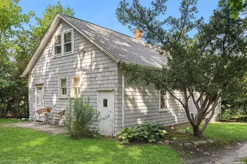 165 Main Rd, Aquebogue, NY 11931