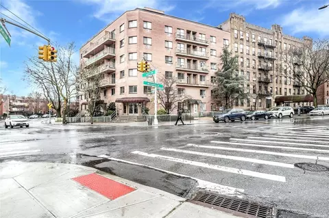 118-82 Metropolitan Ave #7A, New York, NY 11415