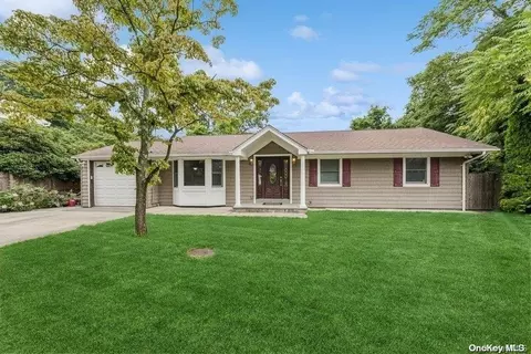 294 Fillmore St, Centerport, NY 11721