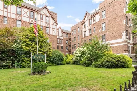 160-15 Powells Cove Blvd #E2, New York, NY 11357