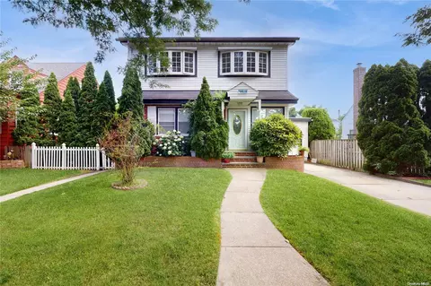 246-74 87th Ave, New York, NY 11426