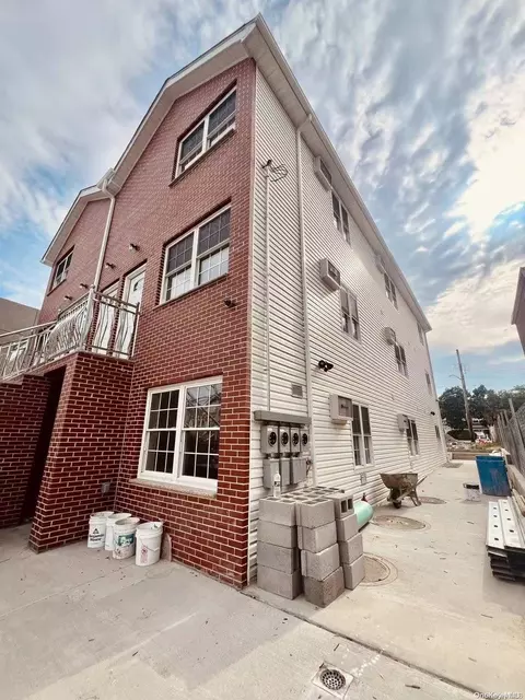461 Underhill Ave, New York, NY 10473