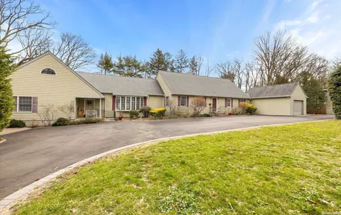 19-17 Wayaawi Ave, Bayville, NY 11709