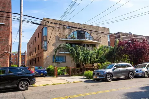 14726 Roosevelt Ave #3D, New York, NY 11354