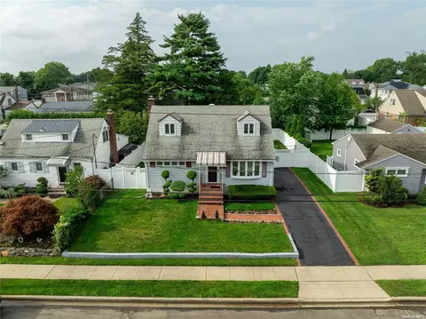347 N Virginia Ave, Massapequa, NY 11758
