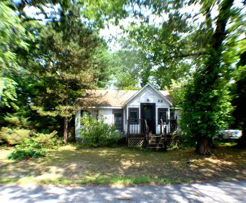 85 Fry Blvd, Patchogue, NY 11772