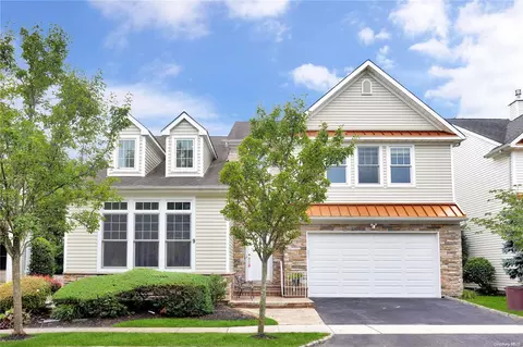 9 W Overlook #9, North Hempstead, NY 11050