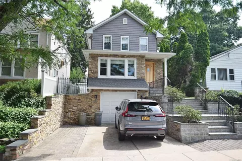 41-33 248th St, New York, NY 11363