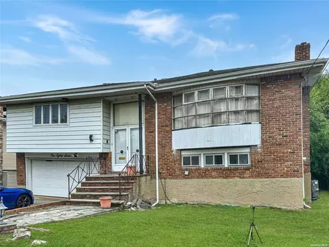 487 Links Dr, Oceanside, NY 11572