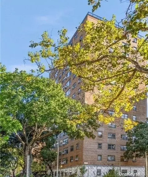 21-15 34th Ave #2B, New York, NY 11106
