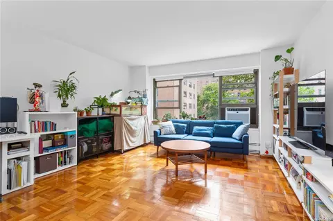 21-25 34th Ave #4B, New York, NY 11106