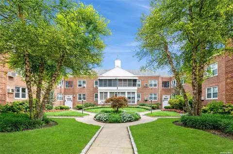 1367 Broadway #B-14, Hewlett, NY 11557