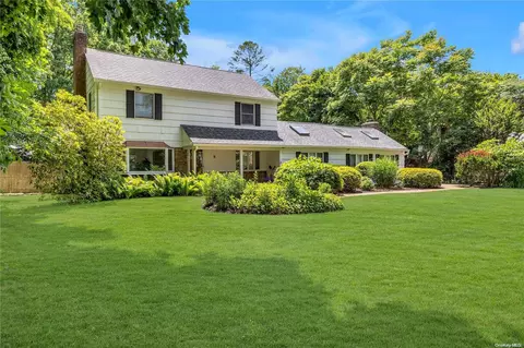 6 Promenade Dr, Huntington, NY 11743