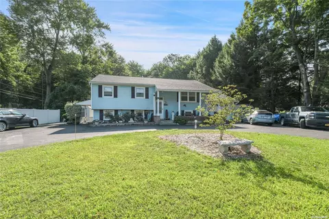 46 S Ohioville Rd, New Paltz, NY 12561