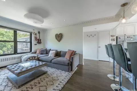 5 Terrace Cir #3D, North Hempstead, NY 11021