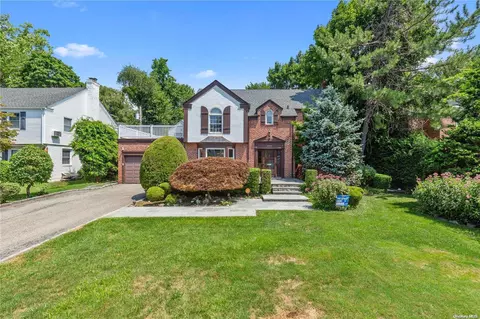 9 Robin Way, North Hempstead, NY 11021