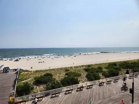 25 Neptune Blvd #4K, Long Beach, NY 11561
