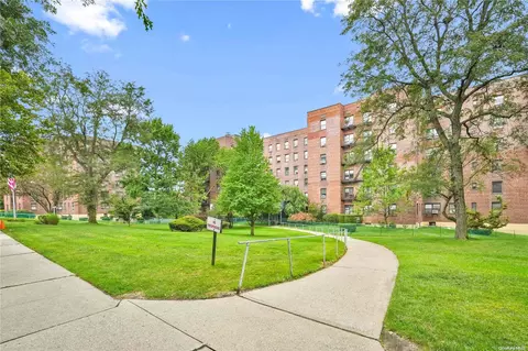 25-34 Union St #1C, Flushing, NY 11354