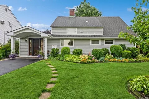 37 Pleasant Ln, Levittown, NY 11756